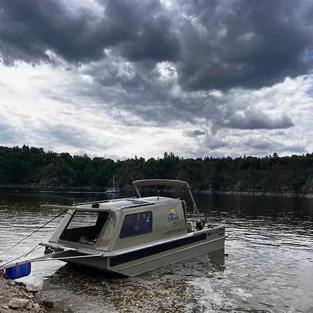 Orlik Na Lodi - Rybarska Lod Nautig بوتيل